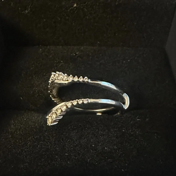 Elegant Silver Women’s Diamond Rings - Picture 9 of 11
